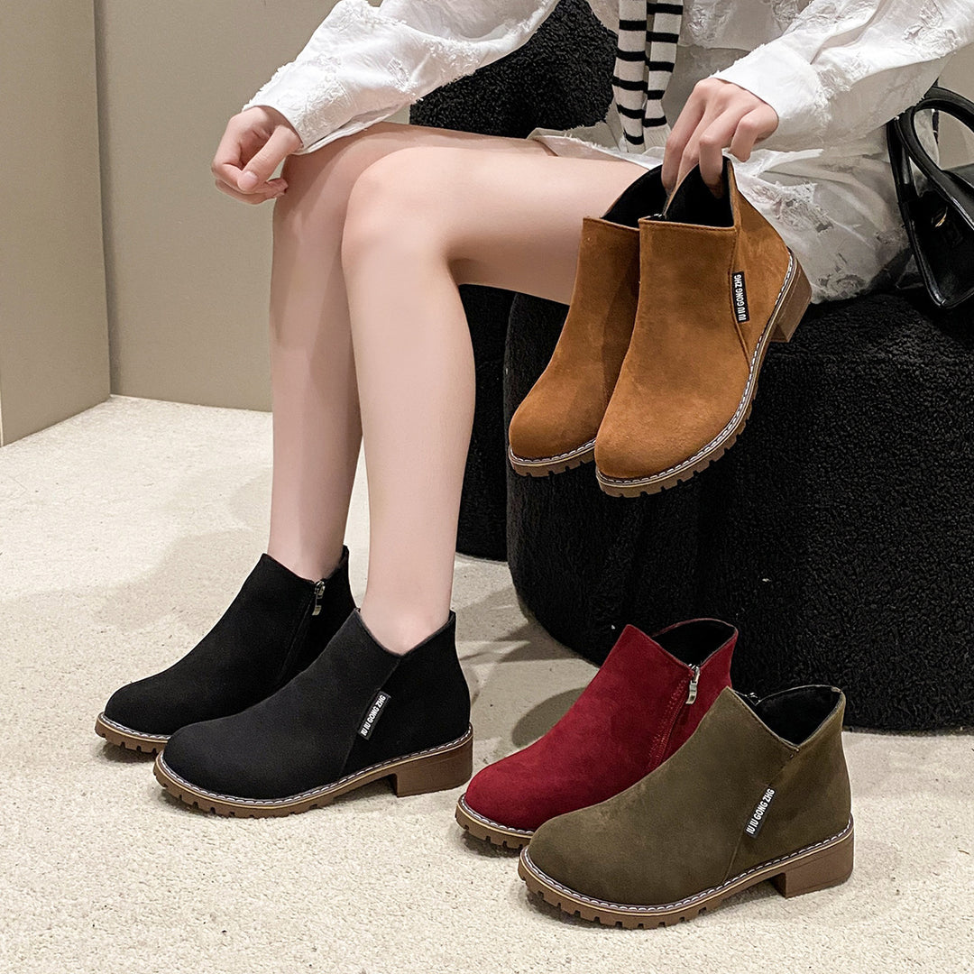 Damen nan kurze Reißverschluss-Stiefelette aus Veloursoptik mit profiliertem Traktorsohlensystem und gepolstertem Komfortfutter EB