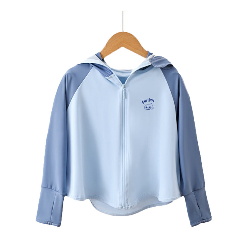 Damen leichte Sportjacke mit Kapuze und dezentem Motiv EB