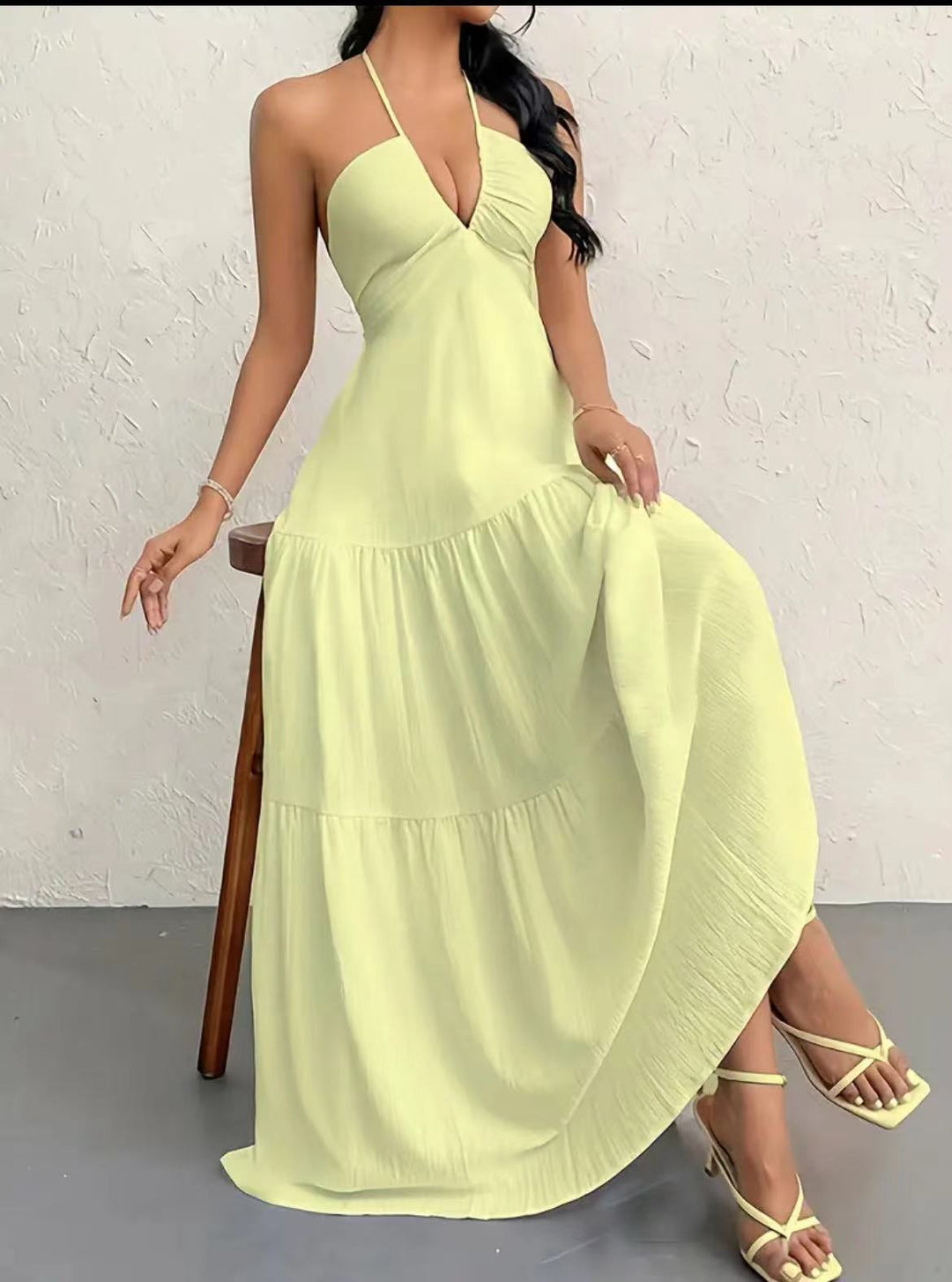 Damen Maxikleid mit schulterfreiem Design und legere Rüschendetails EB