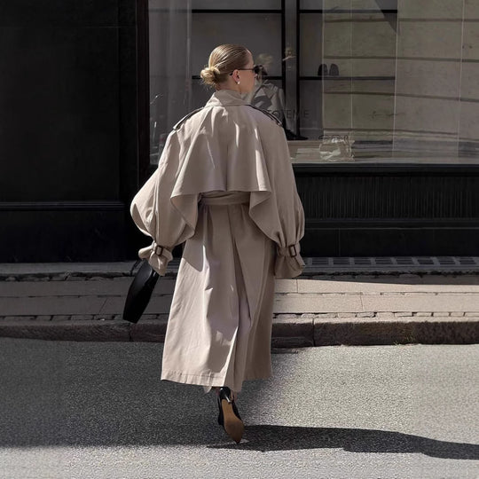 Damen Oversized Trenchcoat mit detailreichen Drapierungen und modischem Schnitt EB
