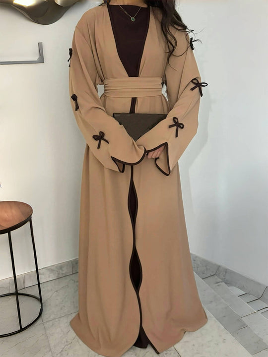 Damen nan elegante Abaya-Kaftan mit weitem Trompetenärmel, kontrastierender Passe und Wickelgürtel EB