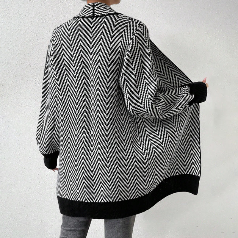Damen langärmlige Strickjacke im modernen Chevron-Design EB