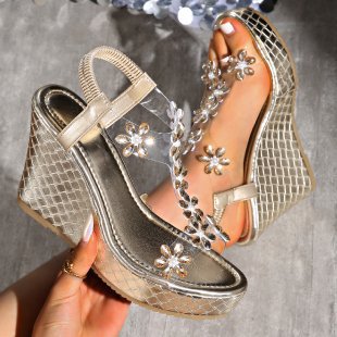 Damen Wedge-Sandaletten mit floralen Akzenten und transparentem Design EB