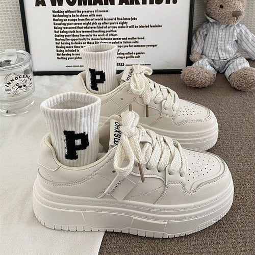 Damen Chunky Lifestyle-Sneaker mit eleganter Plateausohle und sportlichen Akzenten EB