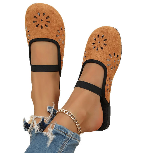 Damen Komfortable und stilvolle Slipper mit floralen Ausschnitten EB