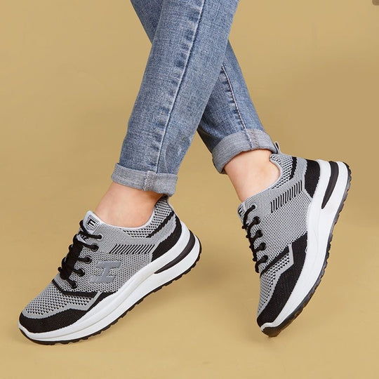 Damen Lauf-Sneaker mit atmungsaktivem Gewebe und stoßdämpfender Sohle EB