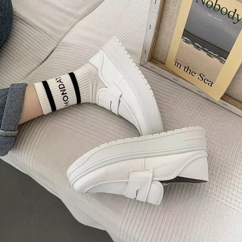 Damen Chunky Slip-On Sneakers mit verstellbarem Riemen und modischer Sohle EB