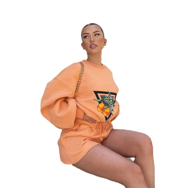 Damen nan Casual-Set aus Sweatshirt mit illustrativer Orangen-Stickerei und taillierten High-Waist-Shorts EB