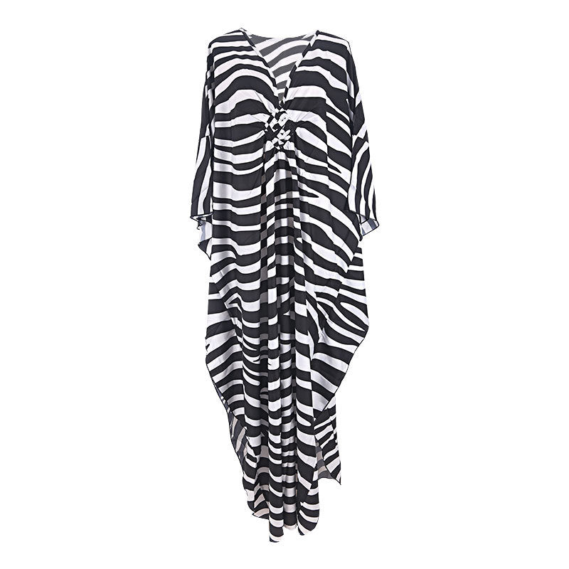Damen Maxikleid mit kunstvollem Pfauenmuster und seitlichen Schlitzen Heidi Mode