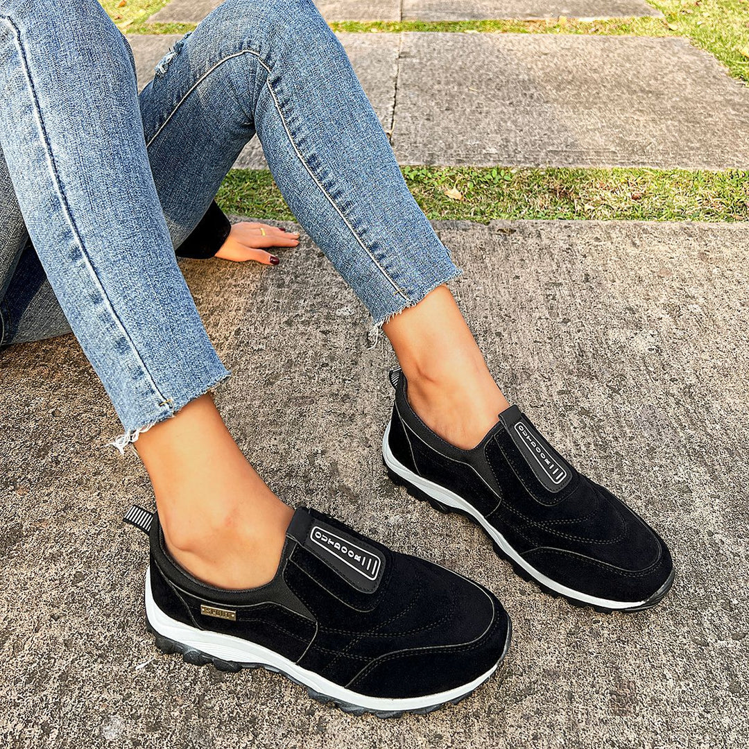 Damen  robuste Slip-On Outdoor-Sneaker mit Wildlederoptik, elastischem Schaft und profilierter Traktorsohle EB