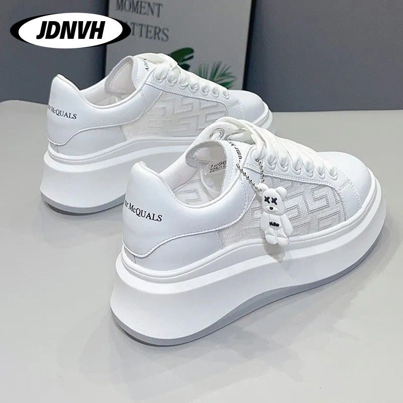 Damen Plattform-Sneaker mit trendiger Schnürung und außergewöhnlichem Design EB