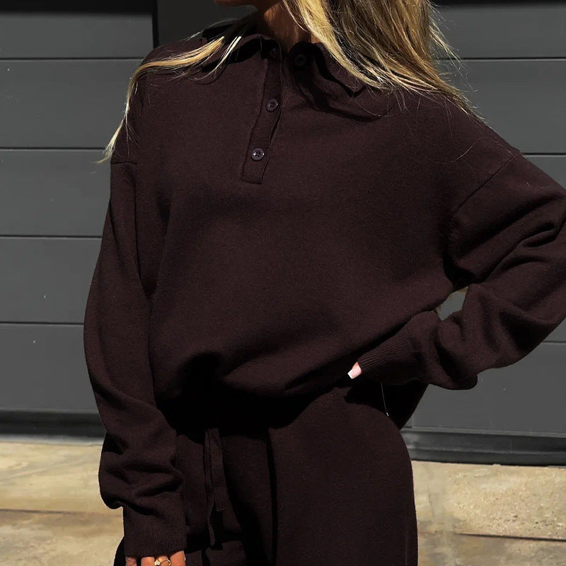 Damen Loungewear-Kombination mit lockerem Poloshirt und weitem Hosen EB