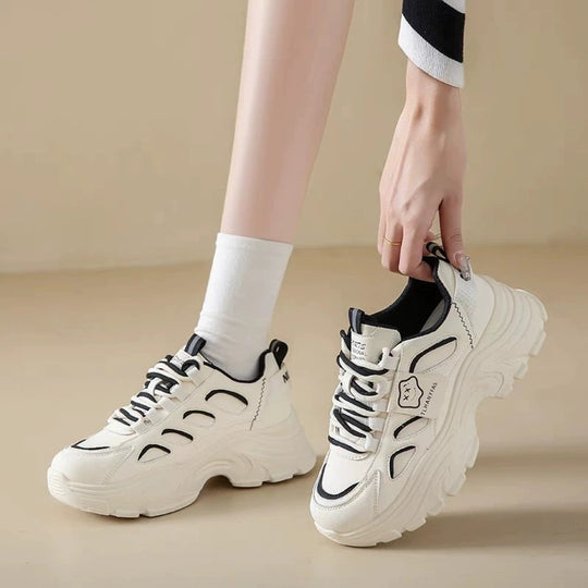 Damen Sportliche Chunky Sneakers mit ergonomischer Dämpfung und atemberaubender Oberflächenstruktur EB