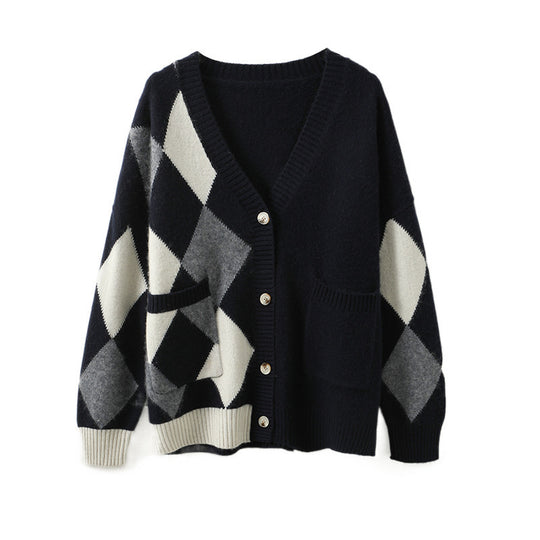 Damen Grobstrickjacke mit modernem Karomuster und praktischen Taschen EB