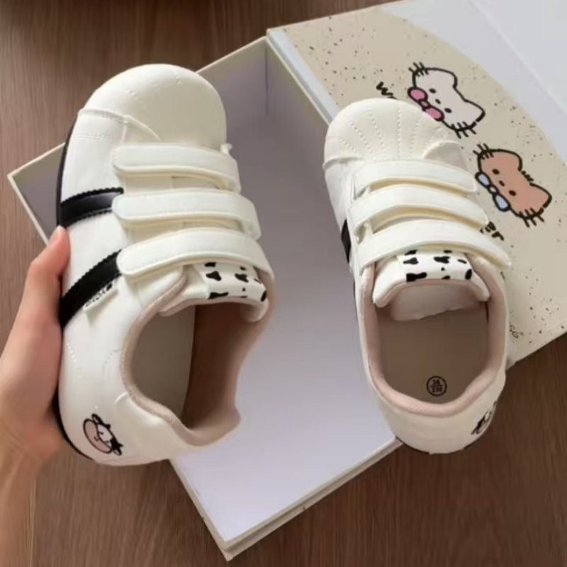 Damen Kindersportschuhe mit verstellbaren Klettverschlüssen und verspieltem Design EB
