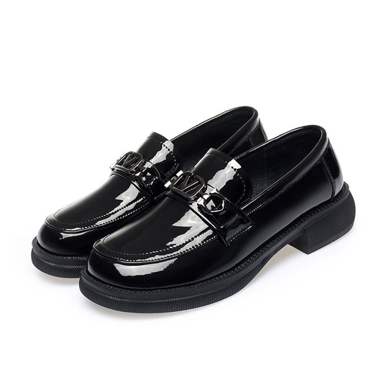 Damen Elegante Lack-Mokassins mit modischem Schmuckdetail EB