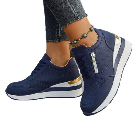Damen Keil-Sneaker mit seitlichem Reißverschluss, perforiertem Obermaterial und ergonomischem Plateau-Fußbett EB