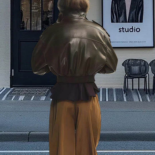 Damen Kunstlederjacke im urbanen Stil mit Stehkragen und praktischen Taschen EB