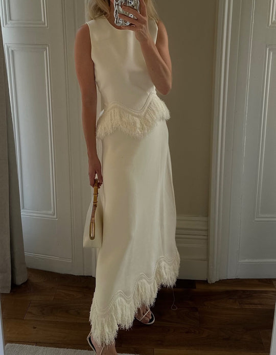 Damen Elegantes Maxikleid mit Fransenbesatz und feinem Saum EB