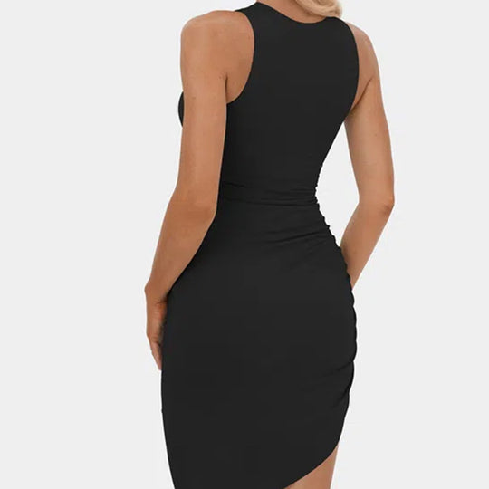 Damen sportliches Minikleid im figurbetonten Design mit asymmetrischem Saum EB