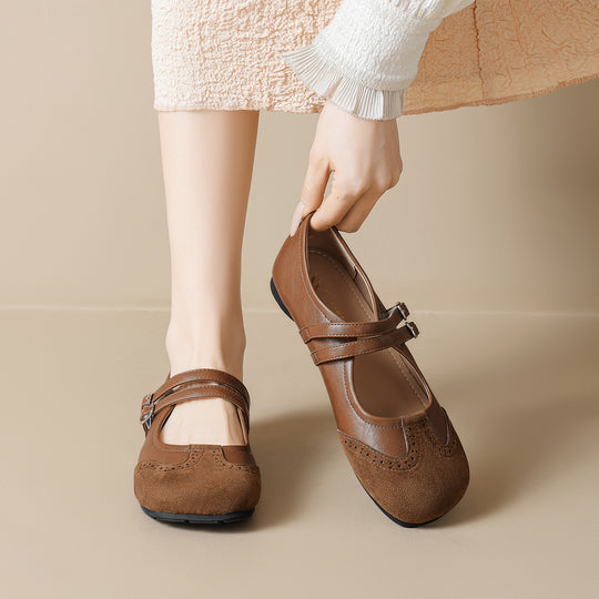 Damen Schuhwerk mit doppeltem Riemen und eleganter Perforation EB
