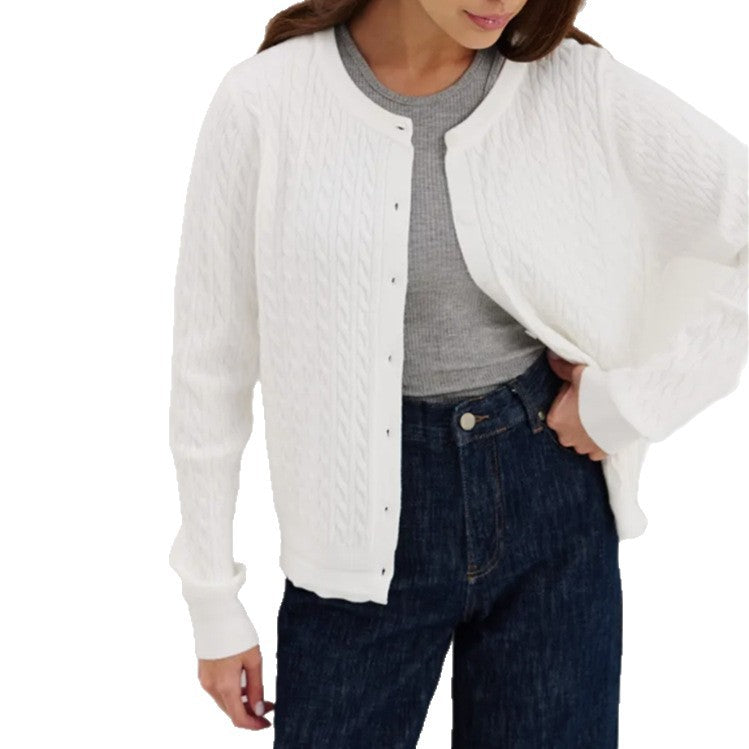 Damen Strickjacke mit feinem Zopfmuster und modischen Knöpfen EB