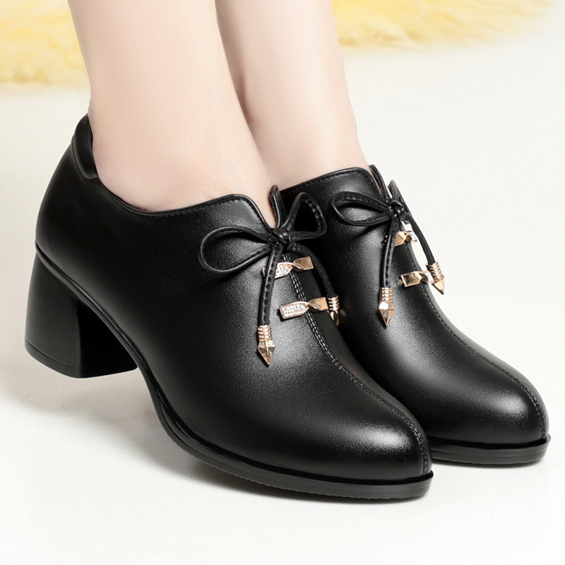 Damen Elegante Schnürstiefeletten mit dekorativen Schmuckdetails und komfortablem Blockabsatz EB