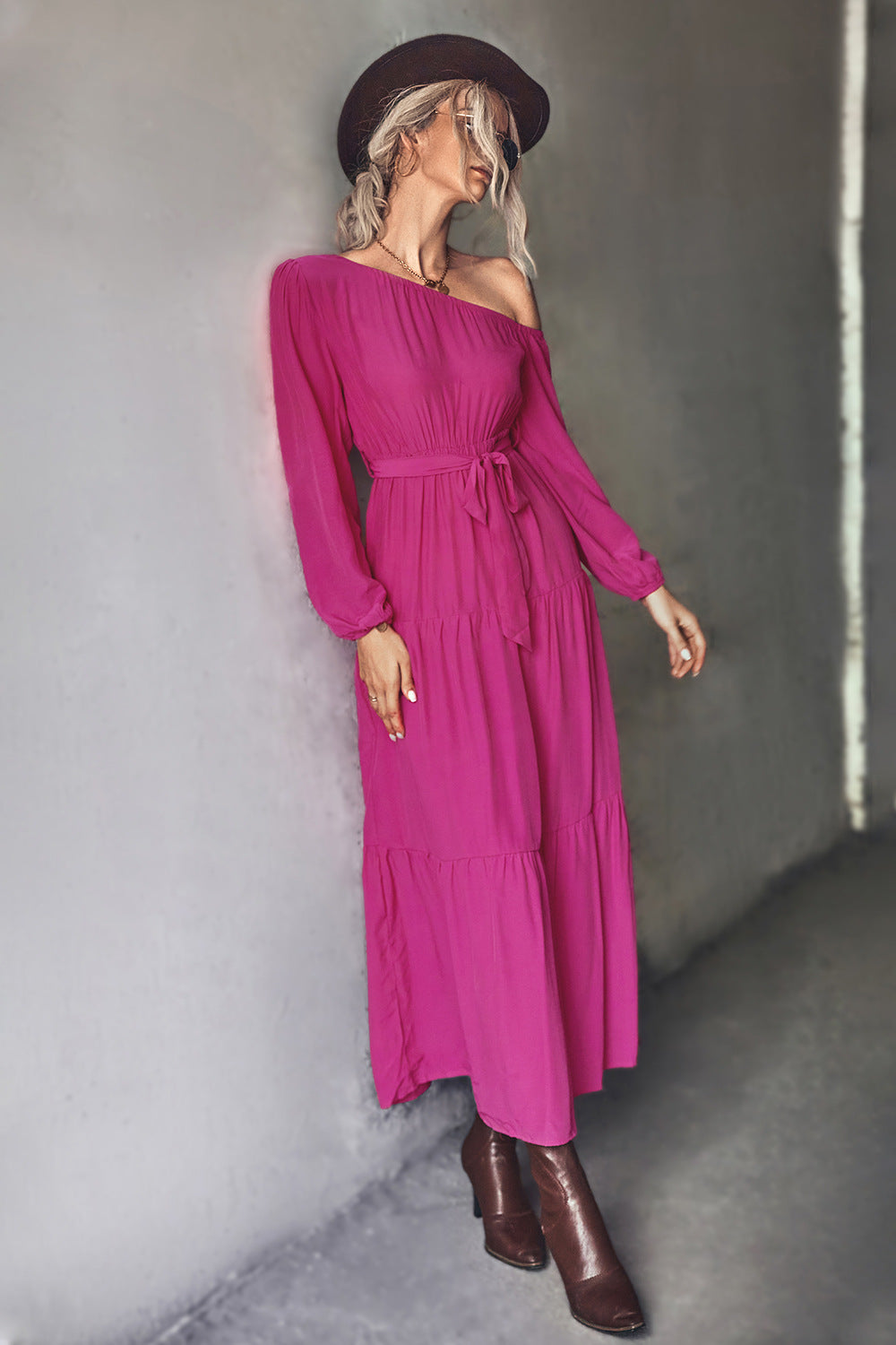Damen Langarm Maxikleid mit asymmetrischem Schnitt und tailliertem Gürtel EB