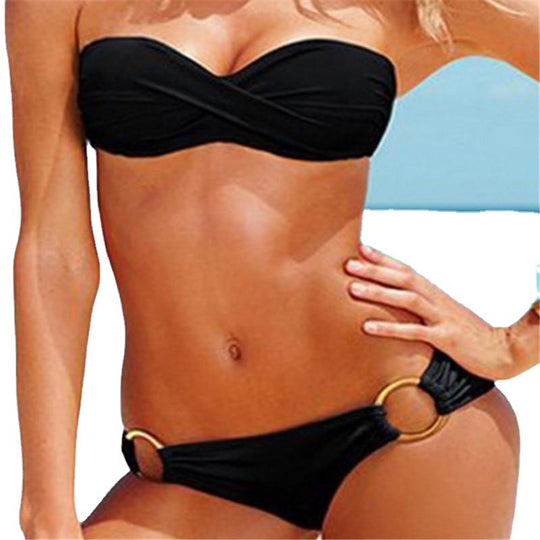 Damen Bandeau-Bikini mit elegantem Wickeldesign und goldenen Akzenten EB