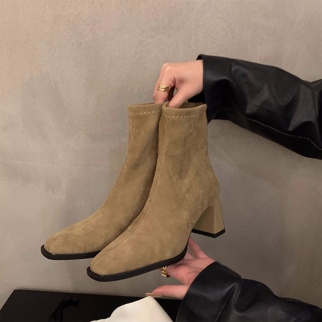 Damen Elegante Ankle Boots mit Hochwertigem Veloursleder und Robuster Blockabsatz EB
