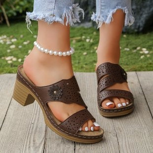 Damen Bequeme Sommer-Pantoletten mit eleganter Perforation EB