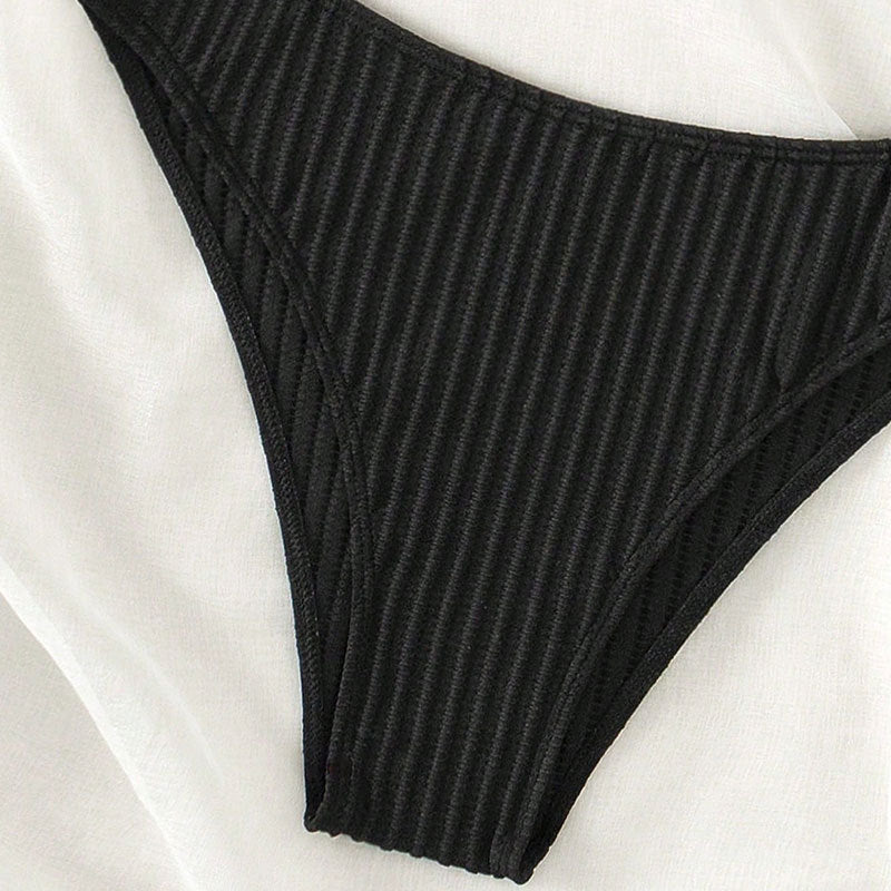 Damen raffinierter Bikini mit gestreiftem Design EB