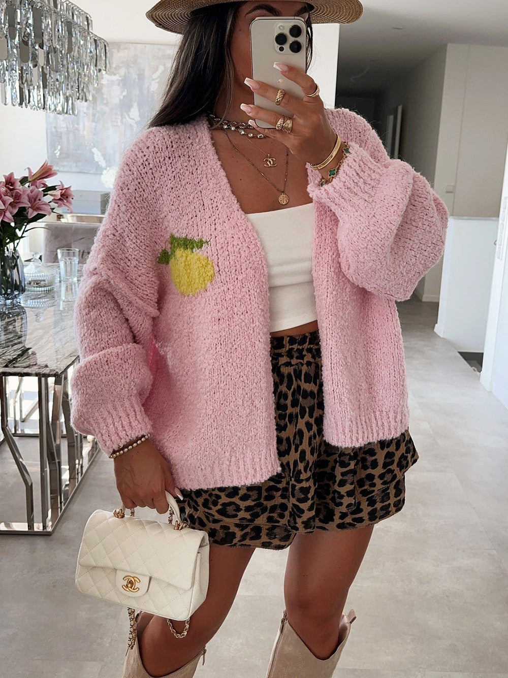 Damen Strickjacke mit fröhlichem Ananas-Motiv und oversized Schnitt EB