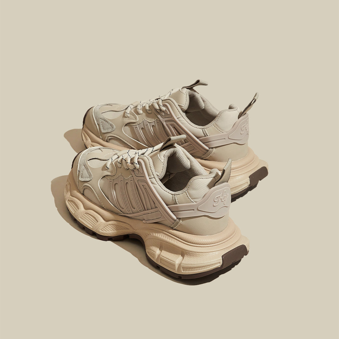 Damen Sportliche Sneaker mit robustem Sohlenaufbau und atmungsaktiver Mesh-Oberfläche EB