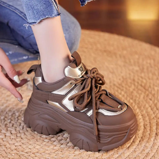 Damen Sportliche Chunky-Sneaker mit verstärktem Sohlenprofil und atmungsaktivem Obermaterial EB