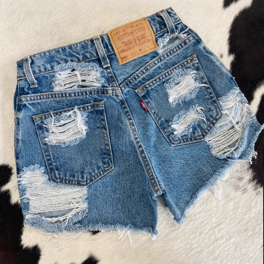 Damen Destroyed Denim Shorts EB