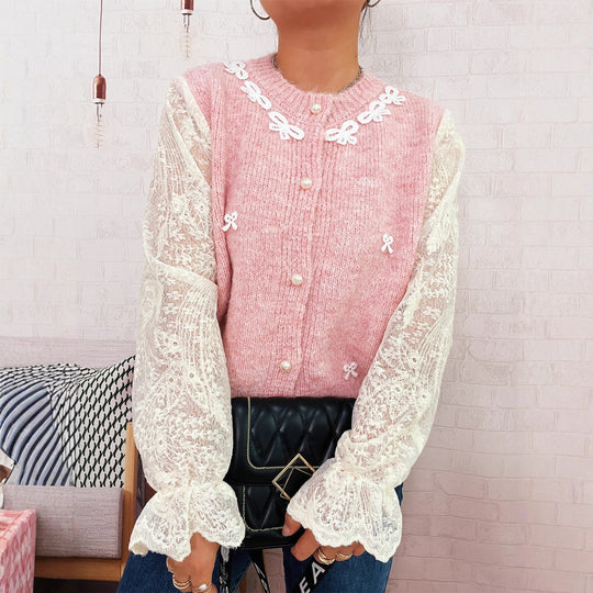Damen Strickjacke mit romantischen Spitzendetails und eleganten Knopfverschlüssen EB