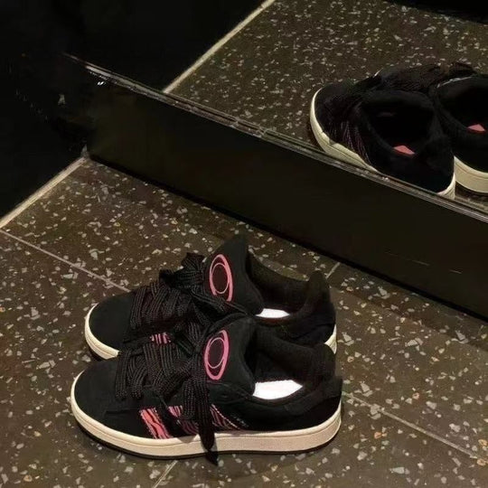 Damen Sportliche Sneakers mit modischem Akzent und robuster Sohle EB