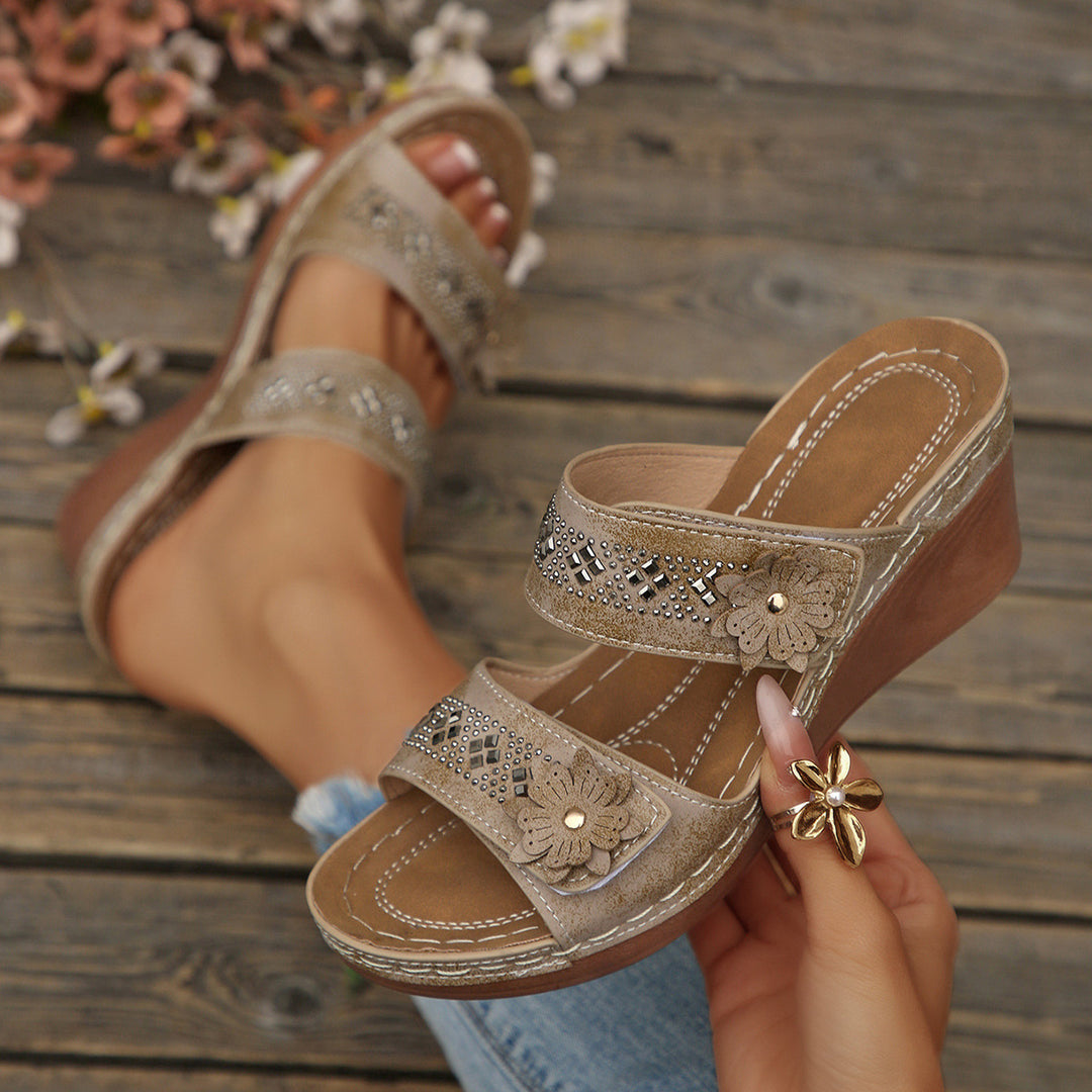 Damen Elegante und bequeme Wedge-Sandalen mit floralen Applikationen EB