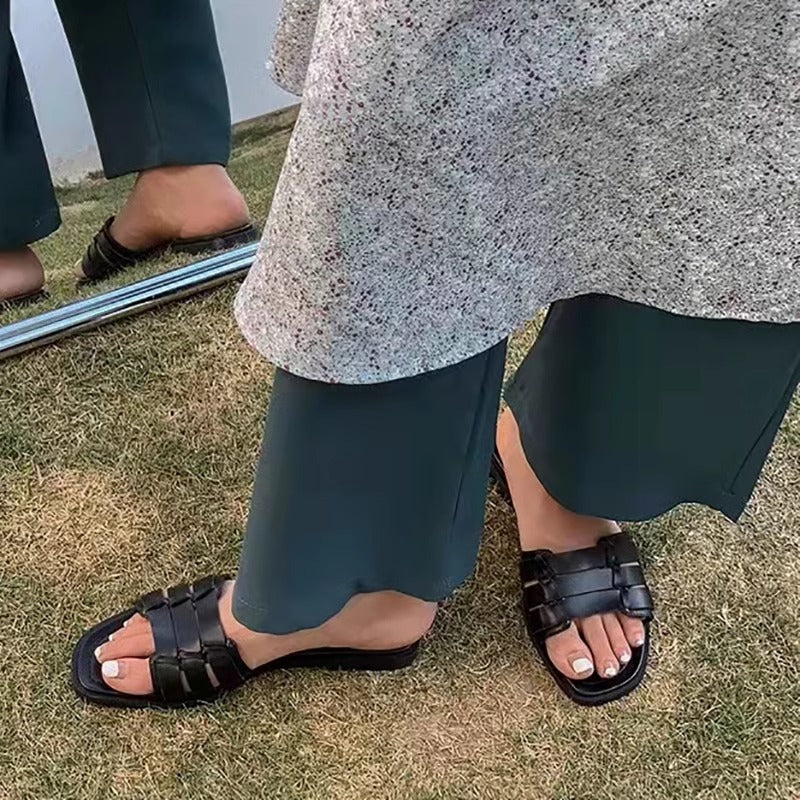 Damen Flache Riemensandalen mit geflochtenem Design und ergonomischem Fußbett EB