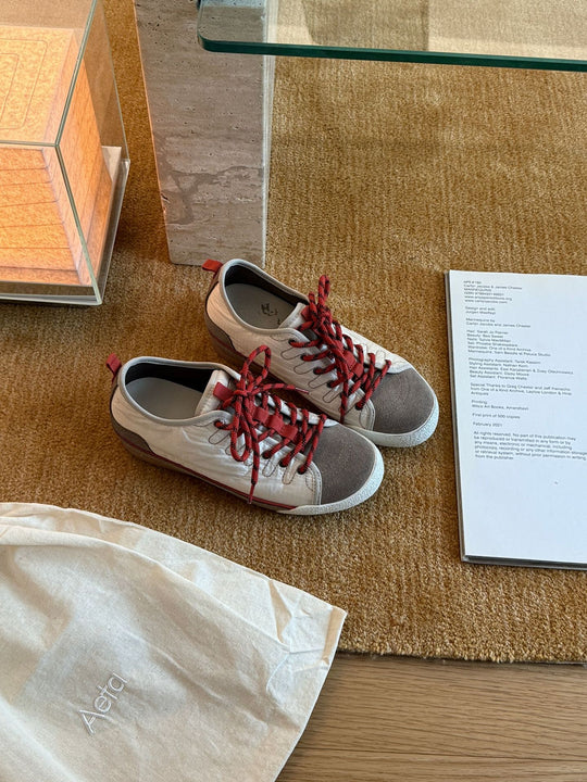 Damen Sportliche Sneakers im minimalistischen Design mit atmungsaktiver Obermaterialkombination EB