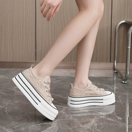 Damen Plateausneaker mit elegantem Spitzen-Design und modischen Akzenten EB
