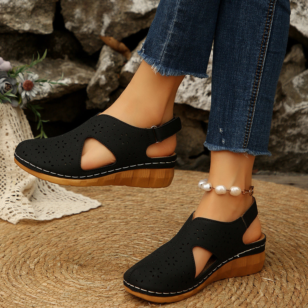 Damen luftige Sandalen mit modischem Cut-Out-Design EB