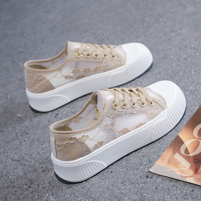Damen Sneakers mit floralen Spitzenapplikationen und luftiger Netzstruktur EB
