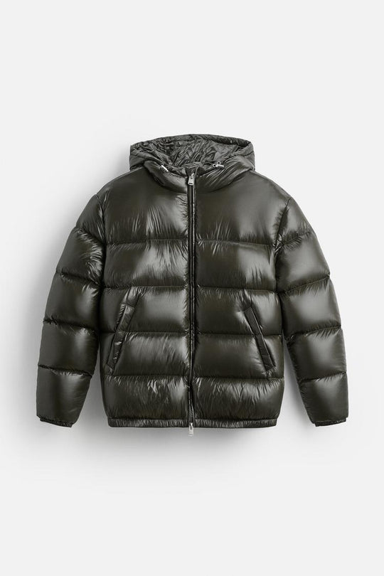Damen nan glänzende Steppjacke mit Kapuze wattierter Thermofüllung und geradem Komfortschnitt EB