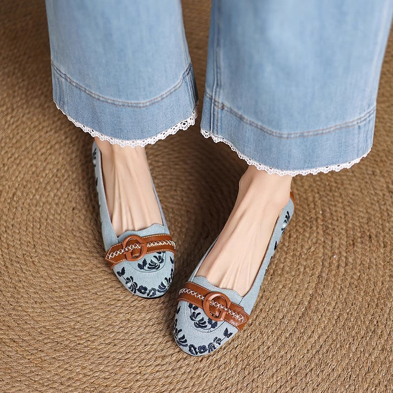 Damen Ballerina-Schuhe mit modischen Floral-Applikationen und eleganter Schnalle EB