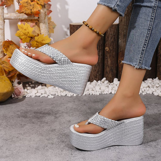 Damen Hochwertige Plateausandalen mit breiten Riemen EB
