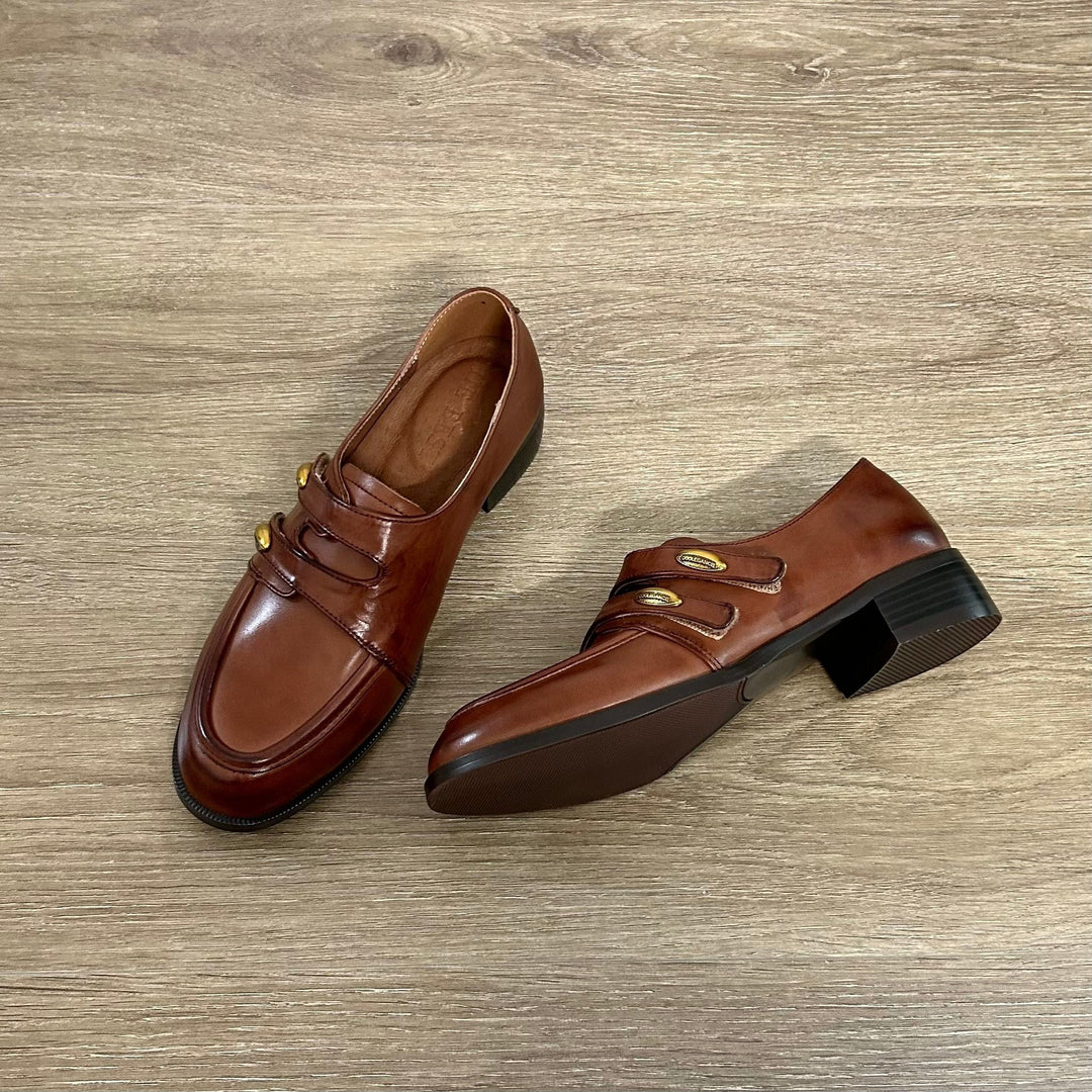 Damen Mokassins mit dekorativen Schnallen und elegantem Glanz EB