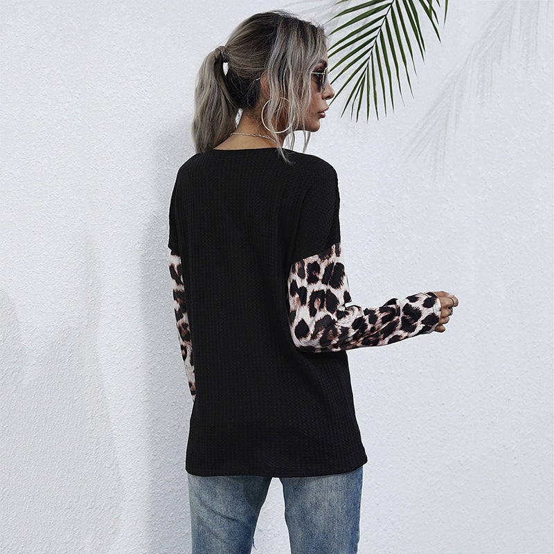 Damen V-Ausschnitt Bluse mit Raffung und modischen Tiermusterärmel EB