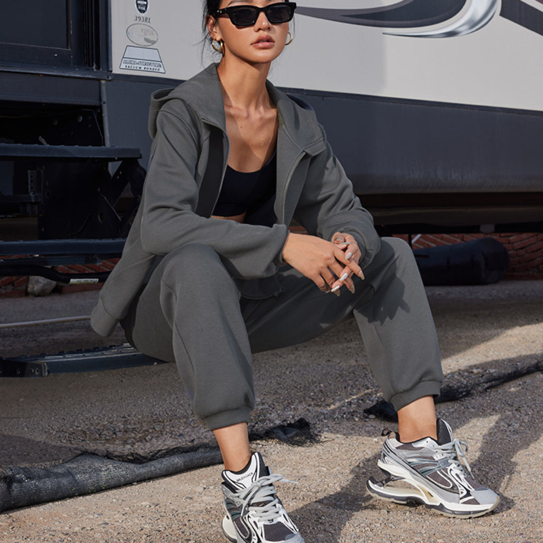 Damen Kapuzenjacke aus weichem Baumwollfleece im Oversize-Schnitt mit Kängurutaschen EB
